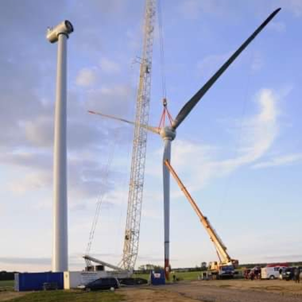 Transport and installation of a wind turbine